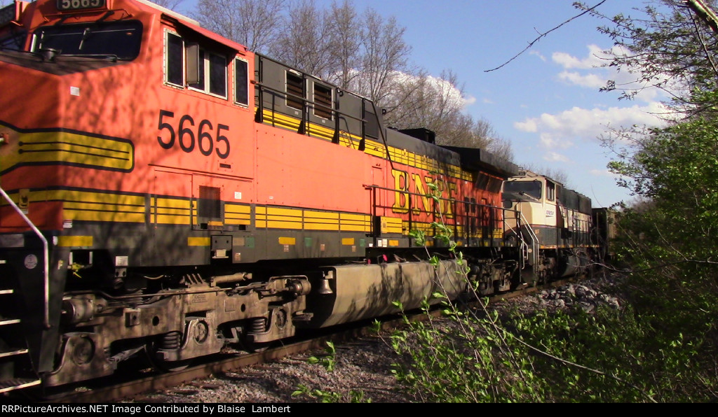 Tied down BNSF coal train